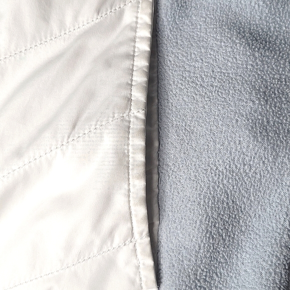 Columbia Vest Icy Blue Fleece Ivory Lightweight Full-Zip Side Pockets Medium 💙 - Picture 5 of 6